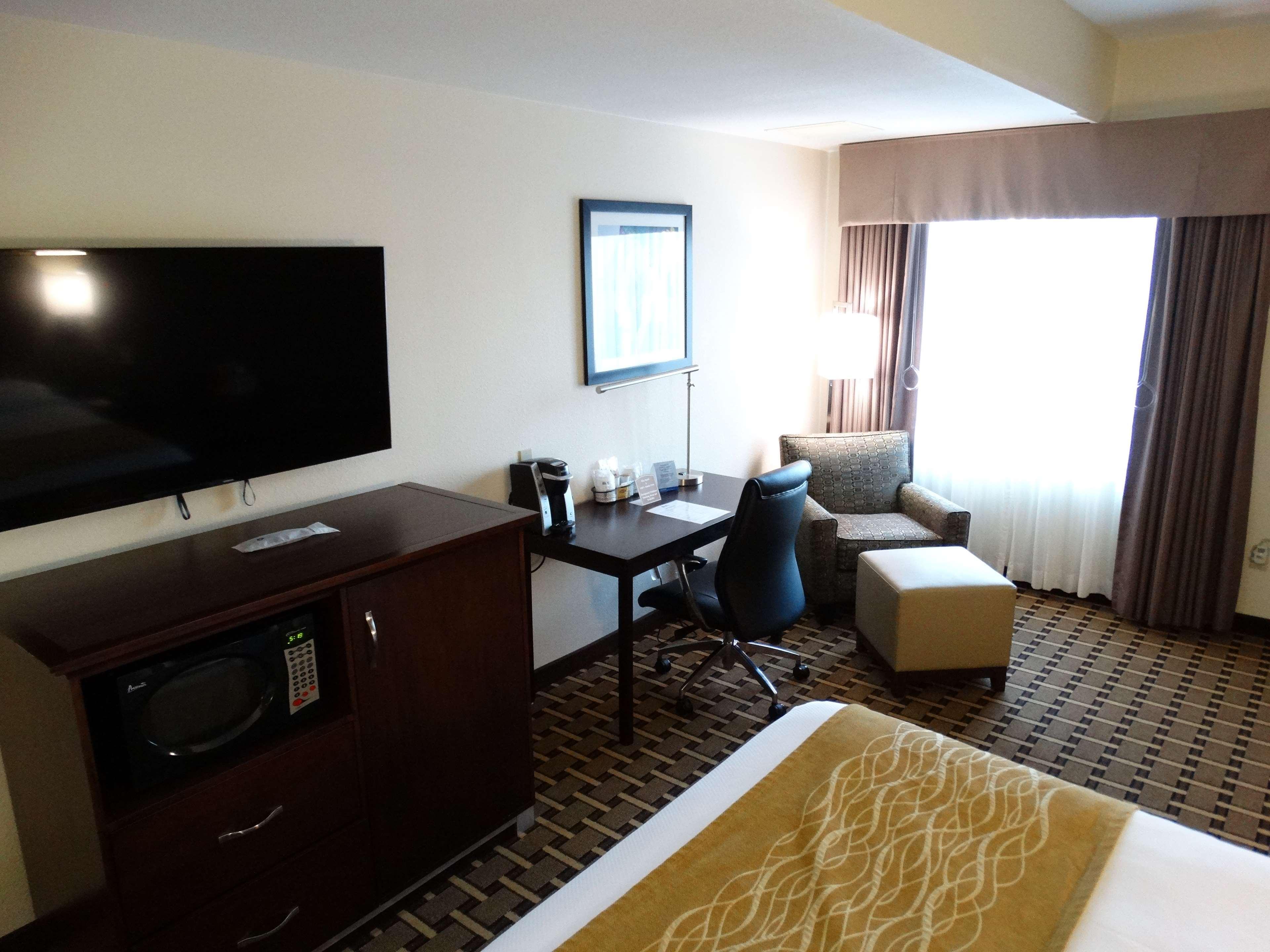 Best Western Plus Wausau-Rothschild Hotel מראה חיצוני תמונה