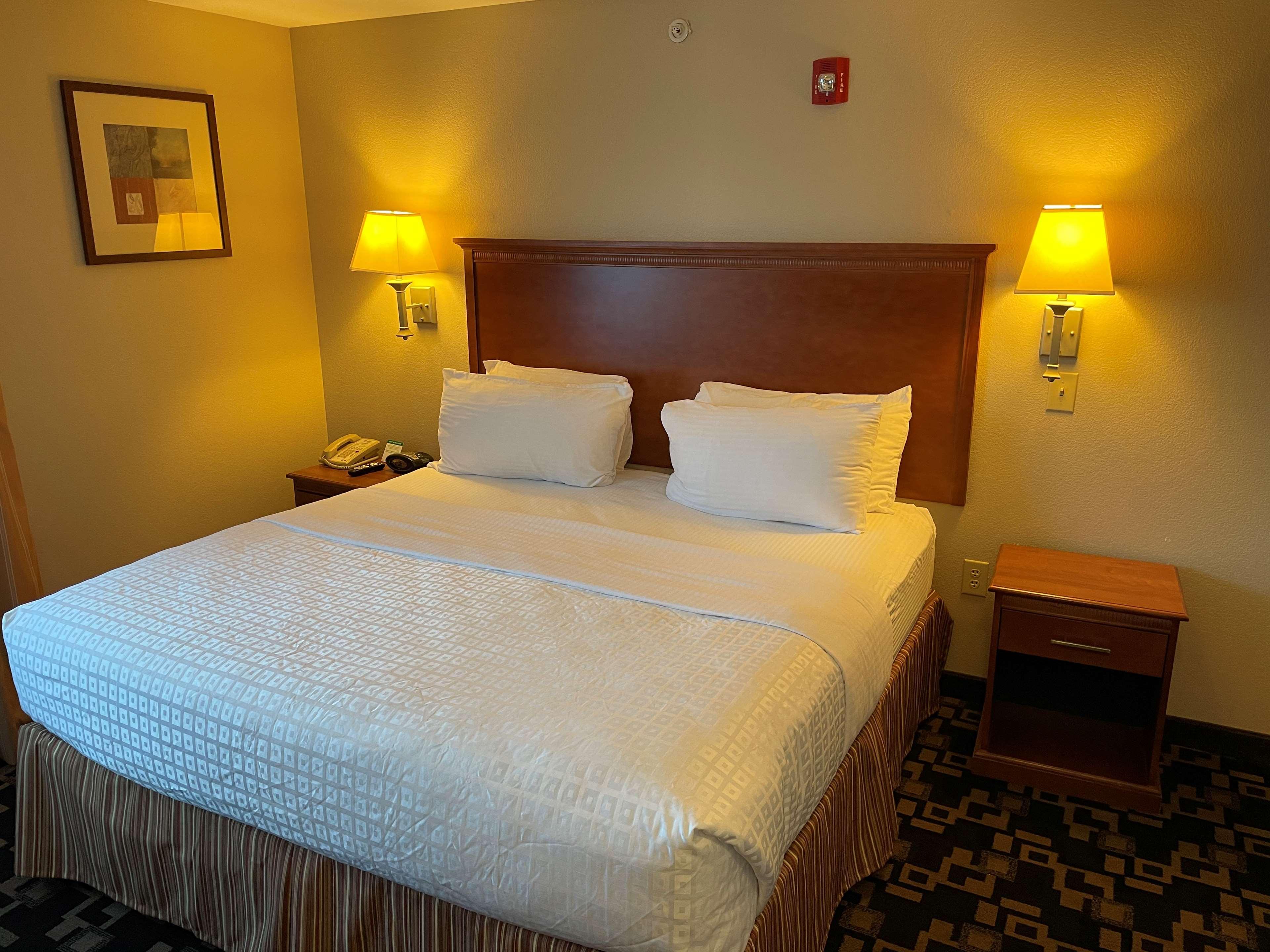 Best Western Plus Wausau-Rothschild Hotel מראה חיצוני תמונה